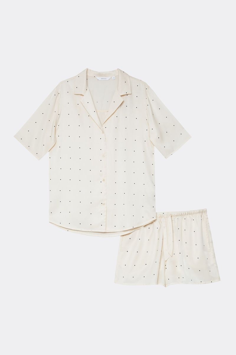Pijama cu pantaloni scurți cu picouri Aruelle Alba &mdash; Jolie