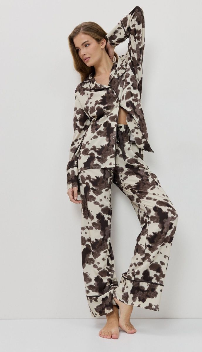 Pijama de damă din v&acirc;scoză Aruelle Bianca vedere &icirc;n picioare